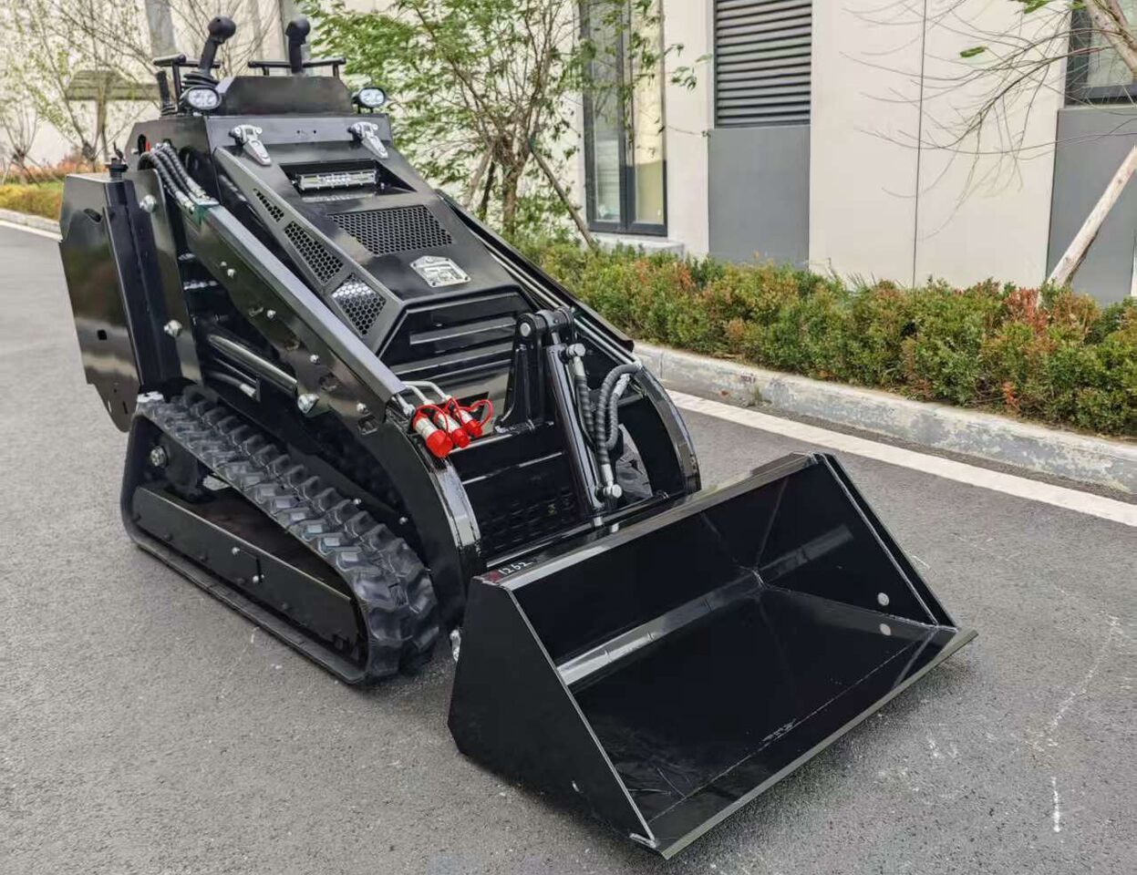 Qingdao Promising Compact Track Loader Model T800 - Мини-погрузчик с бортовым поворотом: фото 1 Qingdao Promising Compact Track Loader Model T800 - Мини-погрузчик с бортовым поворотом: фото 1