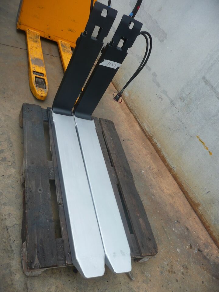 KAUP 4.8T180CT Extendable Forks - Вилы для Погрузочно-разгрузочной техники: фото 1 KAUP 4.8T180CT Extendable Forks - Вилы для Погрузочно-разгрузочной техники: фото 1