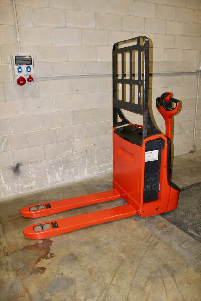 Linde T 16 - Тележка: фото 2 Linde T 16 - Тележка: фото 2