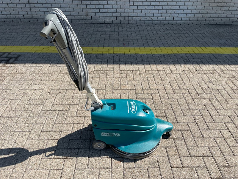 TENNANT 2370 - Подметально-уборочная машина: фото 1 TENNANT 2370 - Подметально-уборочная машина: фото 1