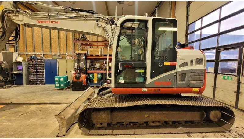 Takeuchi TB 2150 R - Гусеничный экскаватор: фото 1 Takeuchi TB 2150 R - Гусеничный экскаватор: фото 1