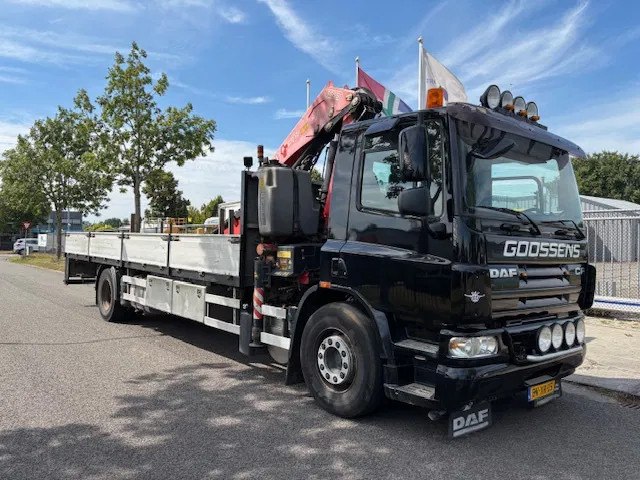DAF CF 75.250 4x2 Fassi F215 crane Radio controlled Flat bed body - Автоманипулятор: фото 4 DAF CF 75.250 4x2 Fassi F215 crane Radio controlled Flat bed body - Автоманипулятор: фото 4