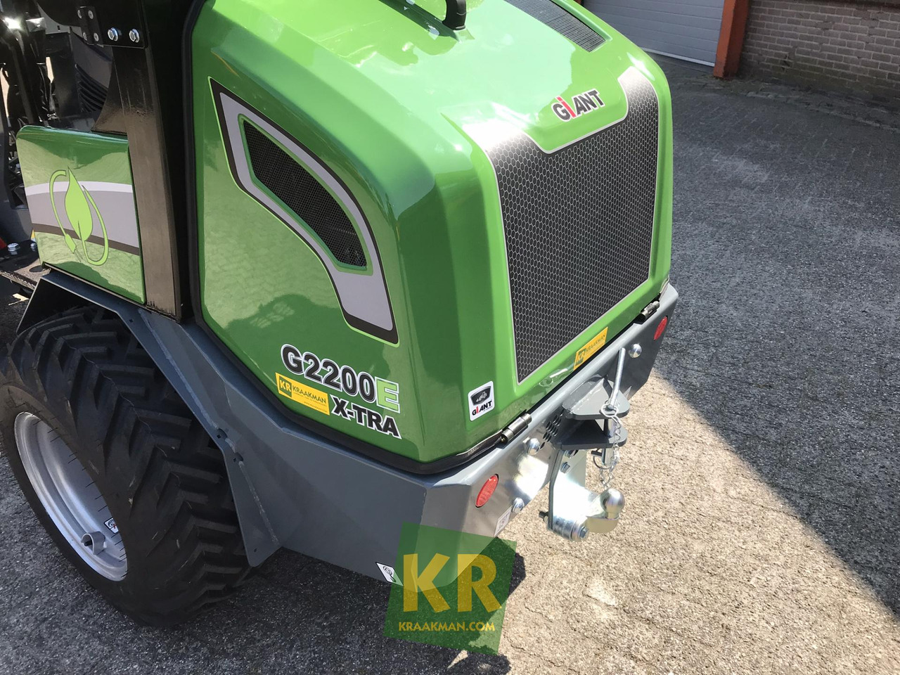 Giant G2200E  - Компактный фронтальный погрузчик: фото 5 Giant G2200E  - Компактный фронтальный погрузчик: фото 5