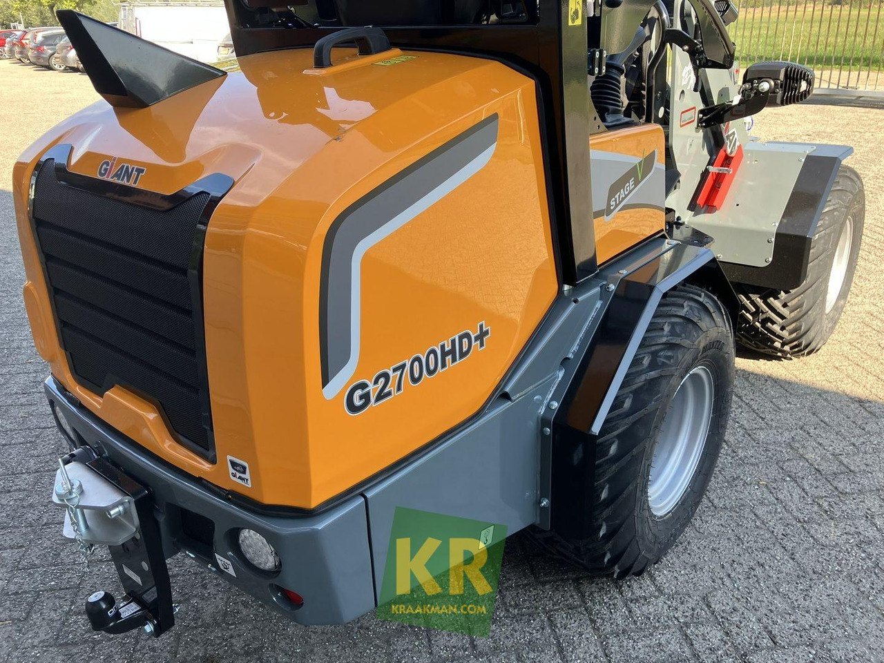 Giant G2700 HD+ - Компактный фронтальный погрузчик: фото 5 Giant G2700 HD+ - Компактный фронтальный погрузчик: фото 5