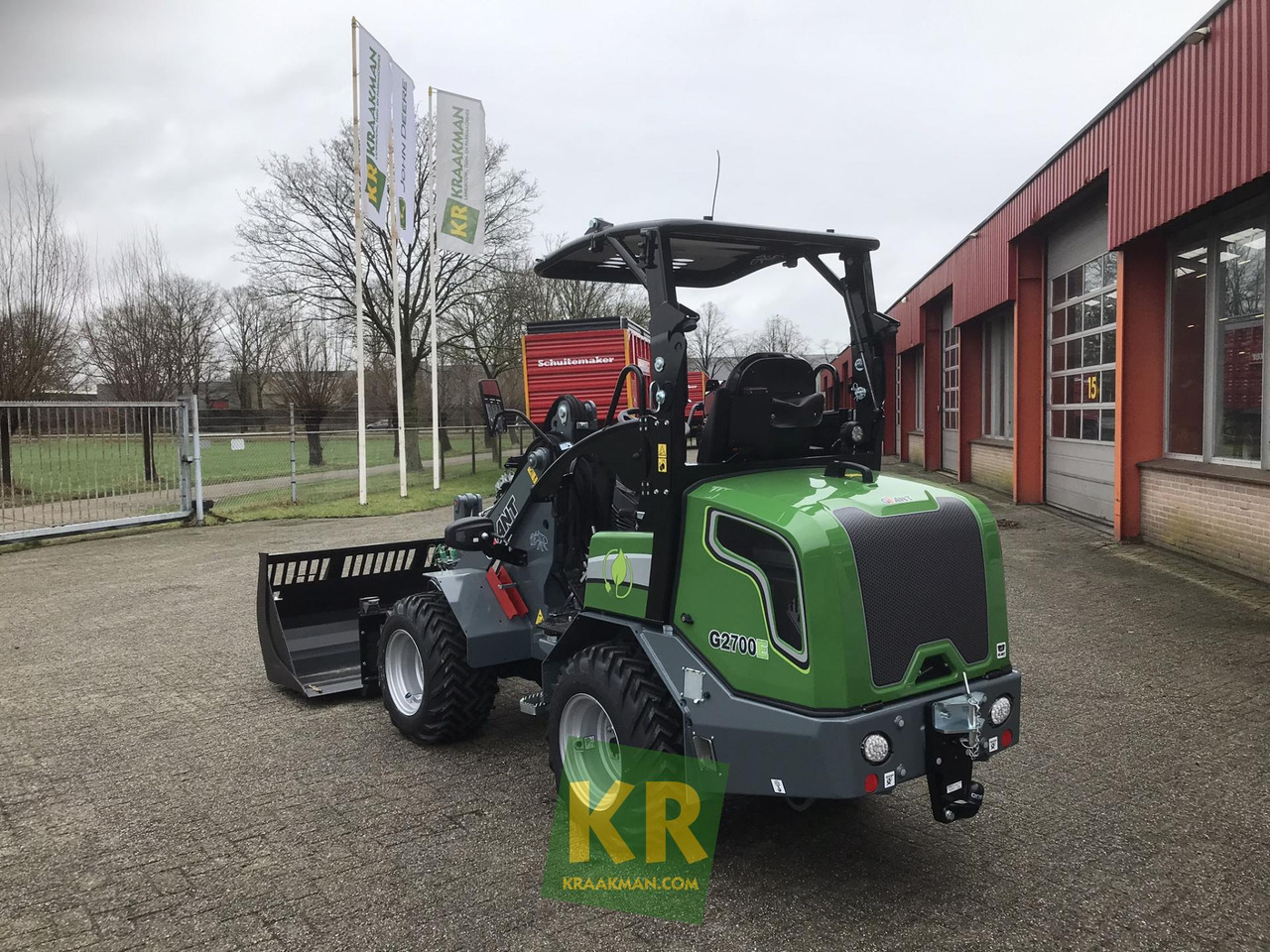 Giant G2700E  - Компактный фронтальный погрузчик: фото 5 Giant G2700E  - Компактный фронтальный погрузчик: фото 5