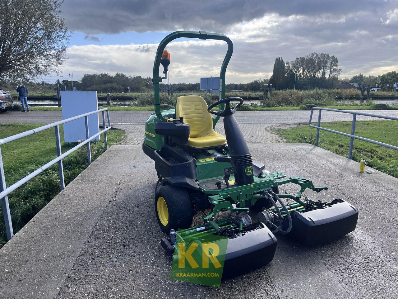 John Deere 2500E Greenmaaier - Газонокосилка: фото 1 John Deere 2500E Greenmaaier - Газонокосилка: фото 1