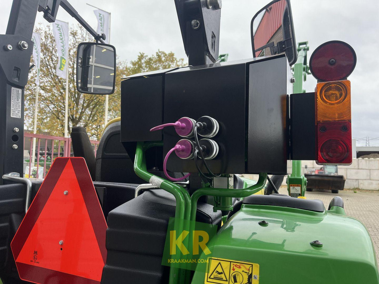 John Deere 4049M - Минитрактор: фото 4 John Deere 4049M - Минитрактор: фото 4