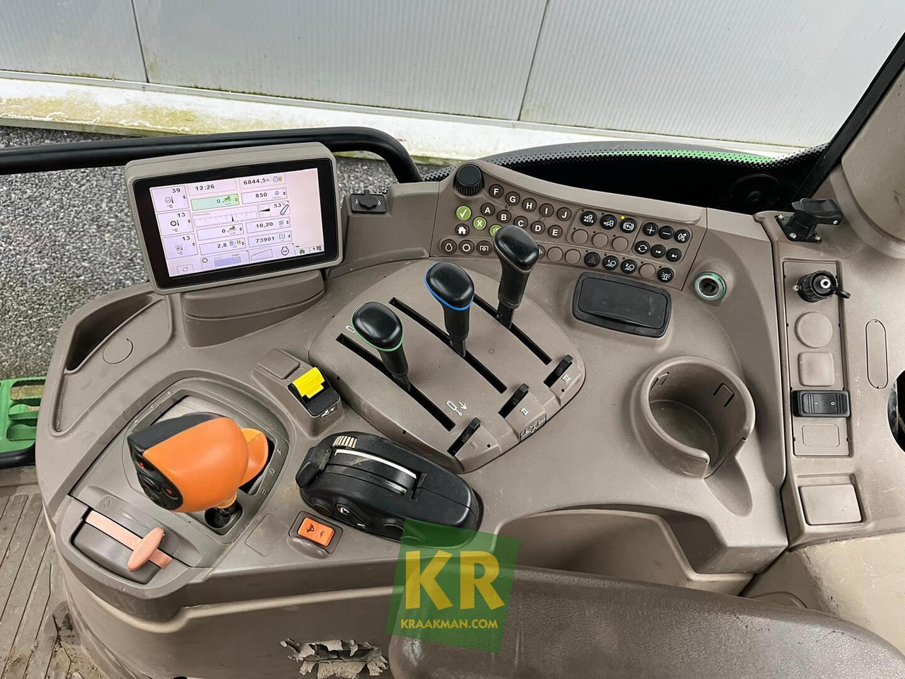 John Deere 6115R - Трактор: фото 4 John Deere 6115R - Трактор: фото 4
