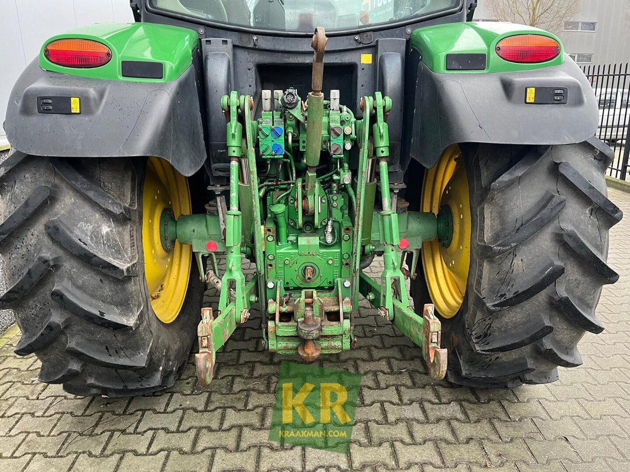 John Deere 6115R - Трактор: фото 3 John Deere 6115R - Трактор: фото 3