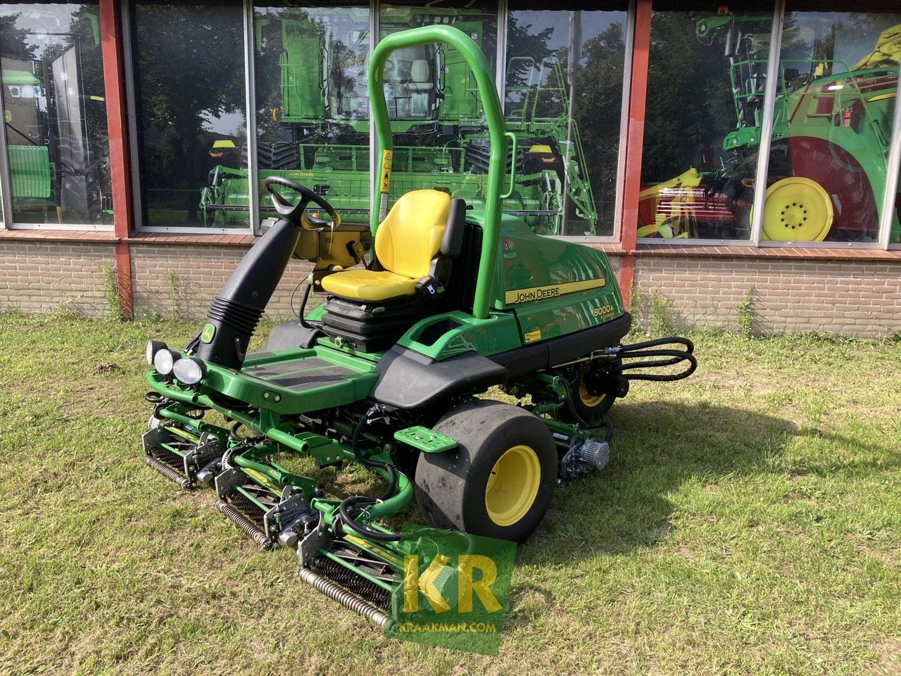 John Deere 8000A E-CUT  - Газонокосилка: фото 1 John Deere 8000A E-CUT  - Газонокосилка: фото 1