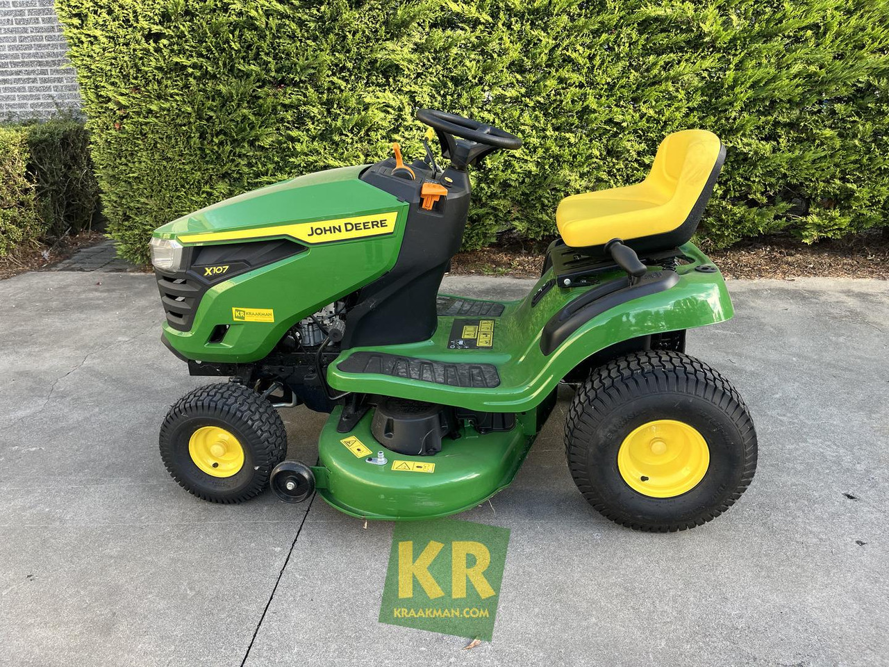 X107 John Deere - Газонокосилка: фото 1 X107 John Deere - Газонокосилка: фото 1