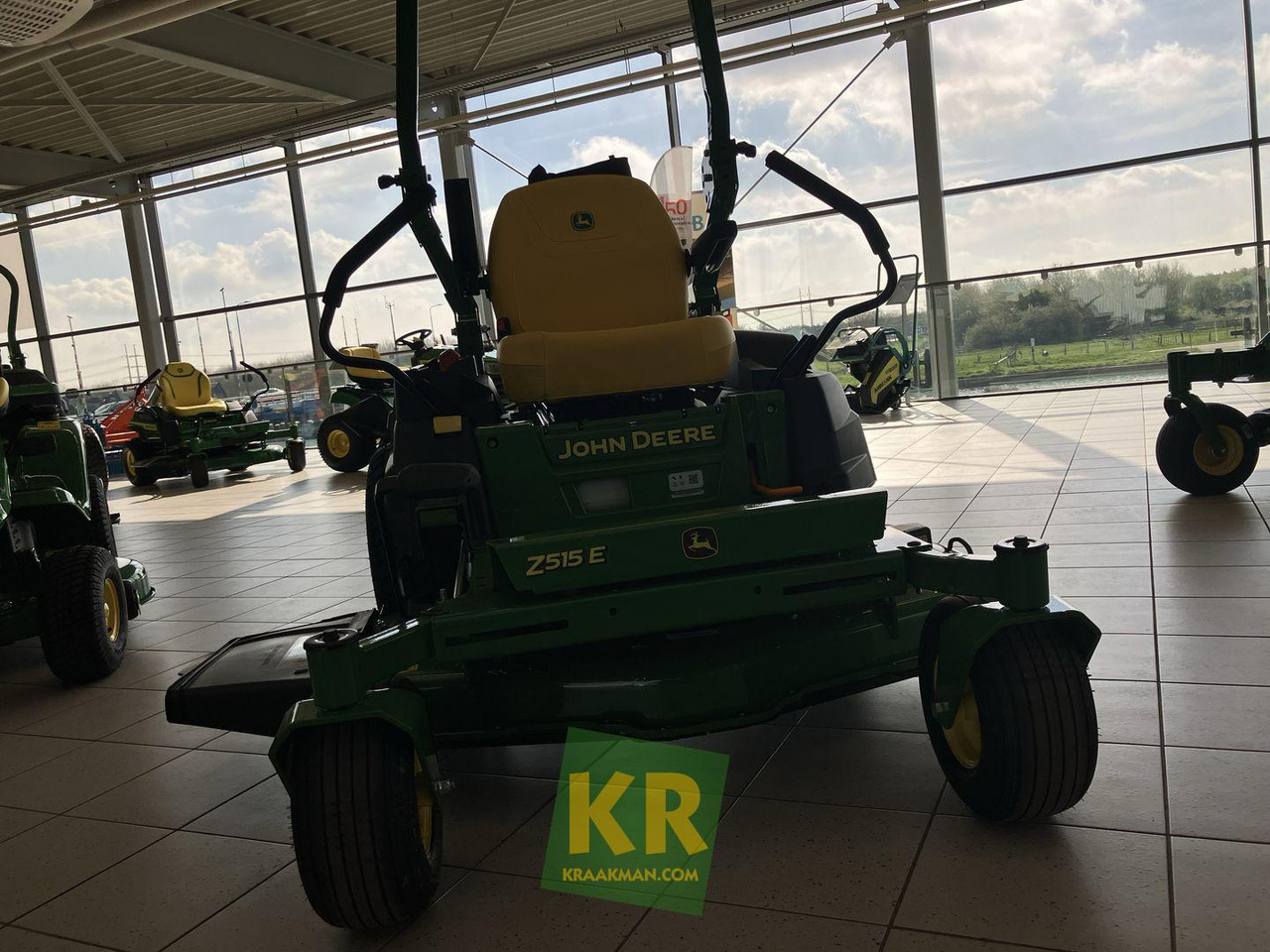 Z515E ZEROTURN John Deere - Газонокосилка: фото 2 Z515E ZEROTURN John Deere - Газонокосилка: фото 2