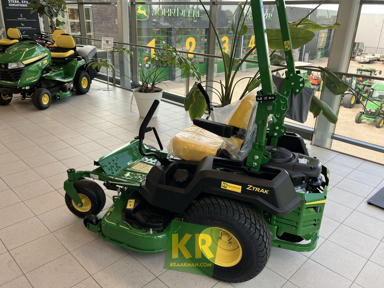 Z515E ZEROTURN John Deere - Газонокосилка: фото 1 Z515E ZEROTURN John Deere - Газонокосилка: фото 1