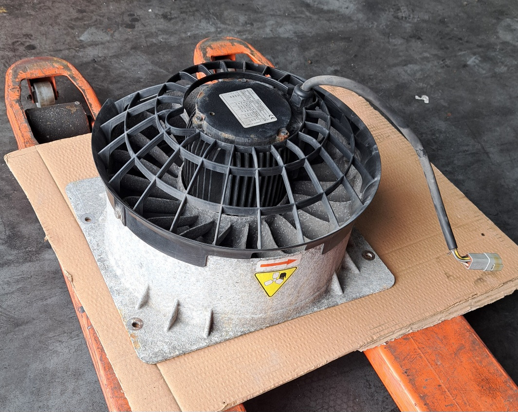 Fan MOTOR, CONDENSER - Вентилятор: фото 1 Fan MOTOR, CONDENSER - Вентилятор: фото 1