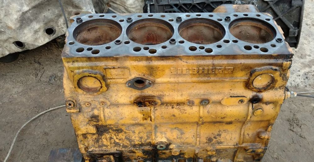 Blok Silnika LIEBHERR D904 D 904 NA 904 T CZĘŚCI WAŁ KORBOWY GŁOWICA TŁOK - Блок цилиндров для Строительной техники: фото 4 Blok Silnika LIEBHERR D904 D 904 NA 904 T CZĘŚCI WAŁ KORBOWY GŁOWICA TŁOK - Блок цилиндров для Строительной техники: фото 4