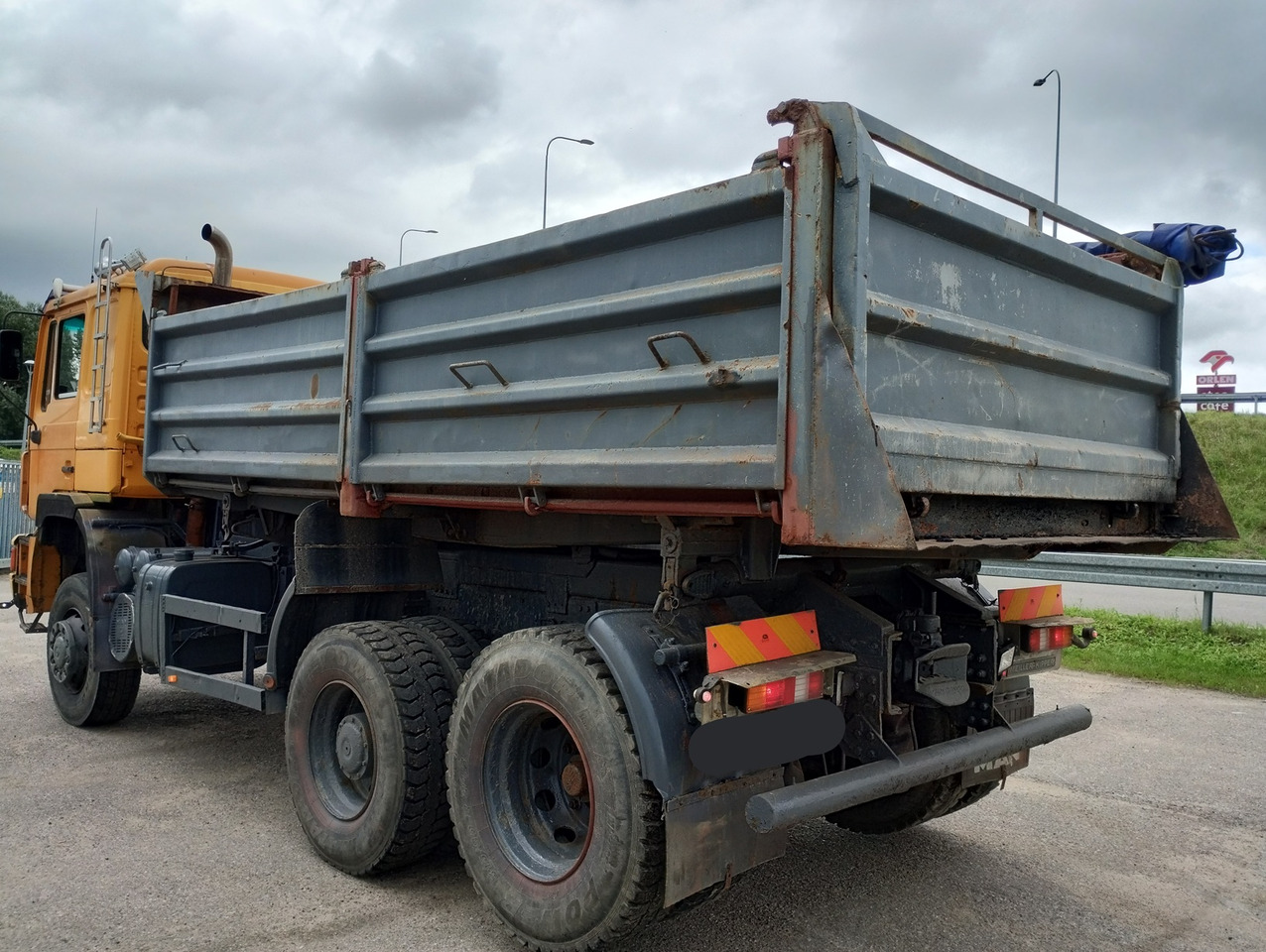 MAN F90 19-372 6X4 - 4 - Самосвал: фото 3 MAN F90 19-372 6X4 - 4 - Самосвал: фото 3