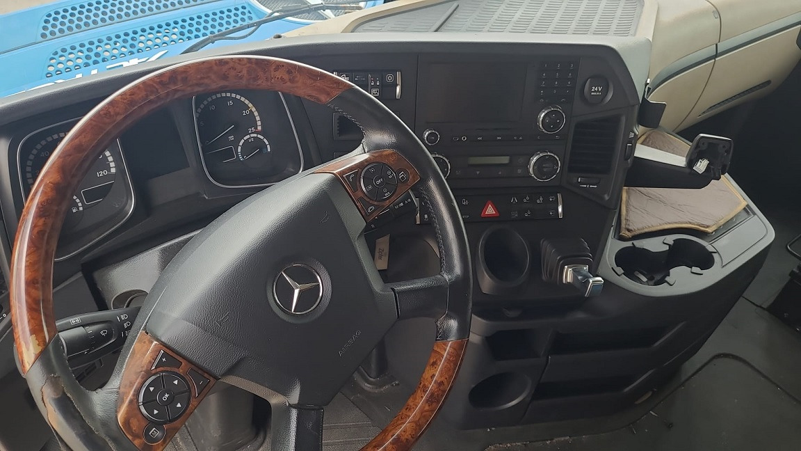 MERCEDES-BENZ Actros MP4 BIG SPACE - Кабина и интерьер для Грузовиков: фото 4 MERCEDES-BENZ Actros MP4 BIG SPACE - Кабина и интерьер для Грузовиков: фото 4