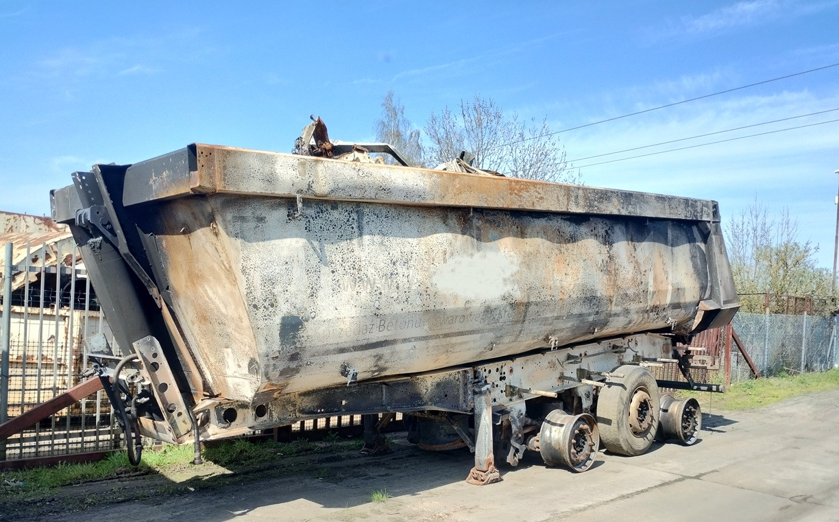 SCHMITZ CARGOBULL GOTHA 26 m3 SGF S3 2015 - Самосвальный полуприцеп: фото 5 SCHMITZ CARGOBULL GOTHA 26 m3 SGF S3 2015 - Самосвальный полуприцеп: фото 5