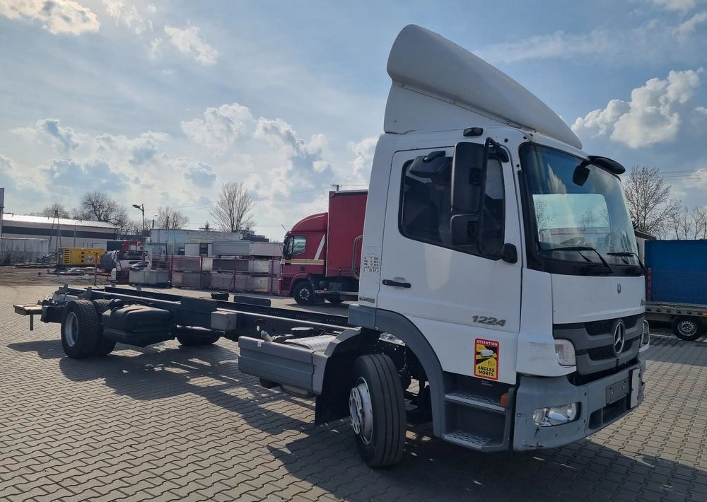 Mercedes-Benz Atego 1224 - Грузовик-шасси: фото 2 Mercedes-Benz Atego 1224 - Грузовик-шасси: фото 2