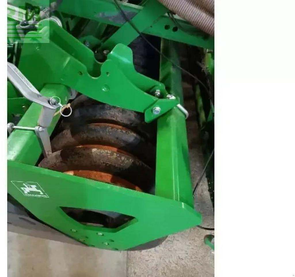 Посевной комплекс Amazone adp 3001 spec: фото 6 Посевной комплекс Amazone adp 3001 spec: фото 6