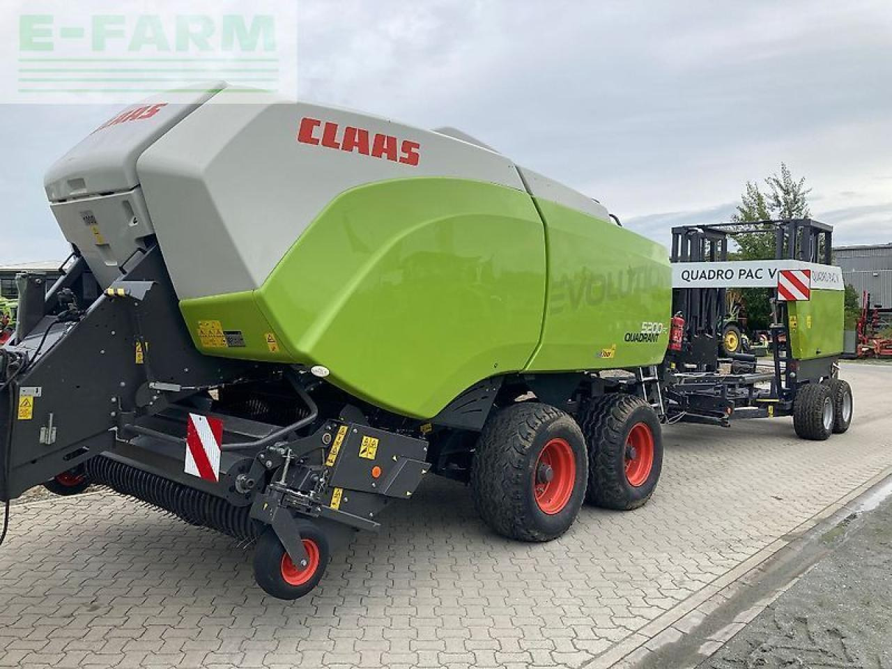 CLAAS 5200 evolution fc tandem inkl. quadro pack v - Пресс-подборщик тюковый: фото 4 CLAAS 5200 evolution fc tandem inkl. quadro pack v - Пресс-подборщик тюковый: фото 4