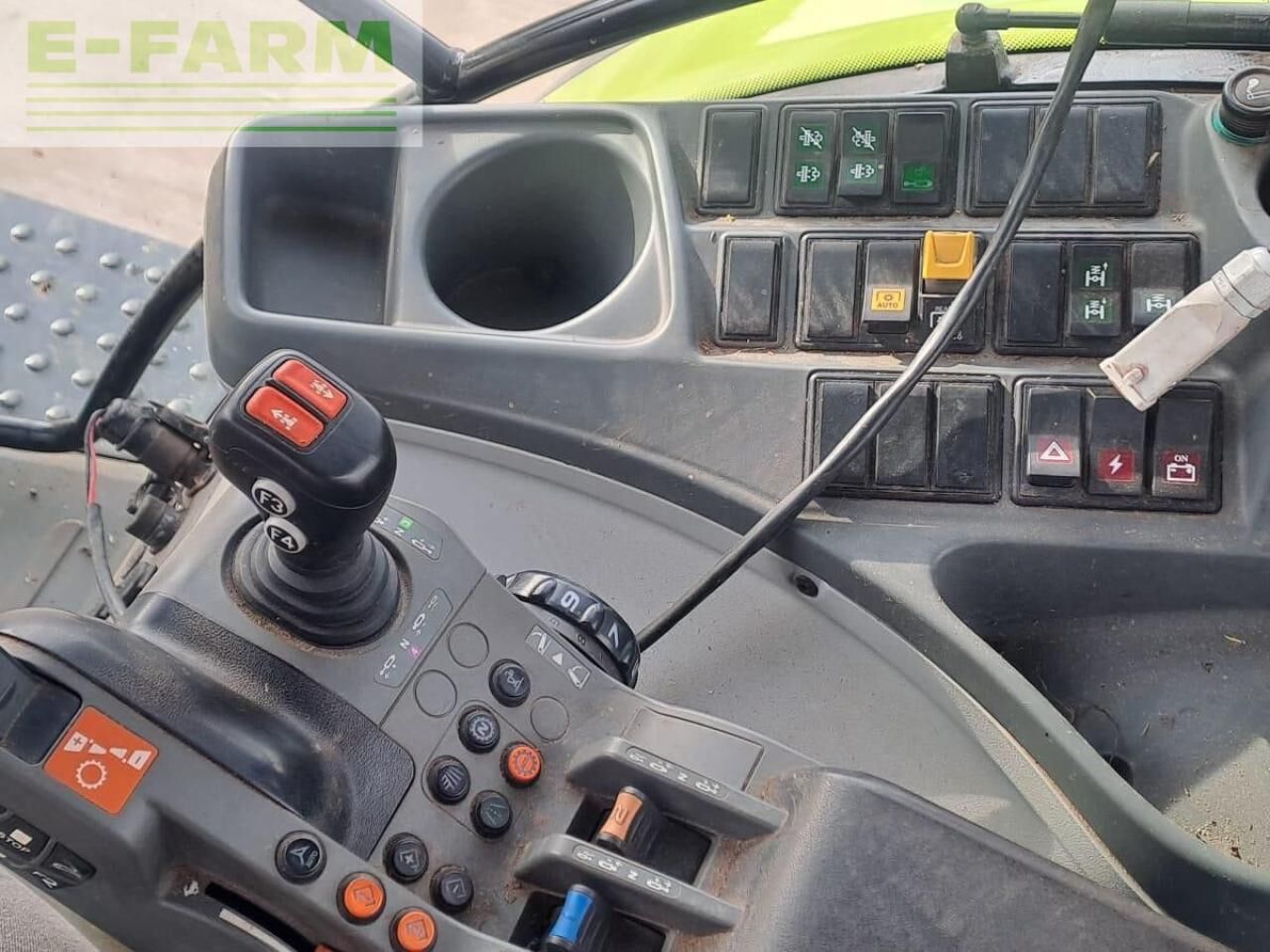 CLAAS ARION 530CIS+ - Трактор: фото 3 CLAAS ARION 530CIS+ - Трактор: фото 3