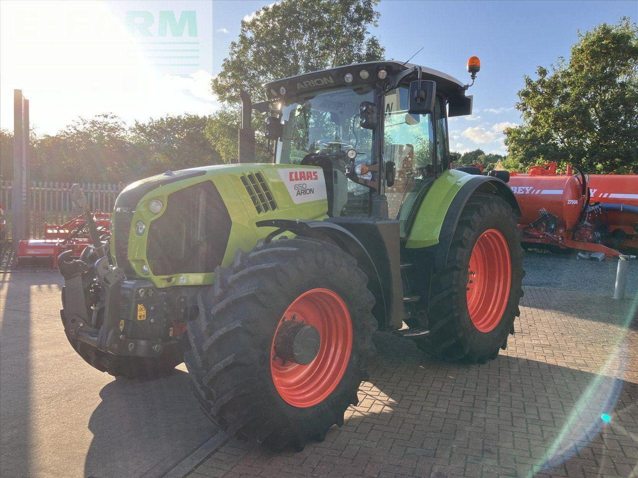 CLAAS ARION 650 CIS + - Трактор: фото 3 CLAAS ARION 650 CIS + - Трактор: фото 3