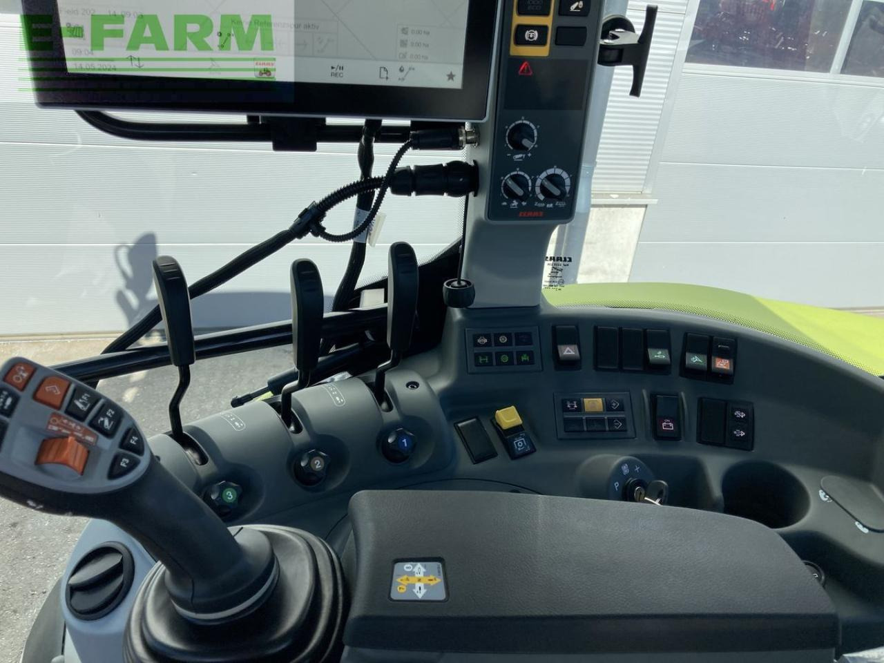 CLAAS arion 450 stage v (cis) CIS - Трактор: фото 5 CLAAS arion 450 stage v (cis) CIS - Трактор: фото 5