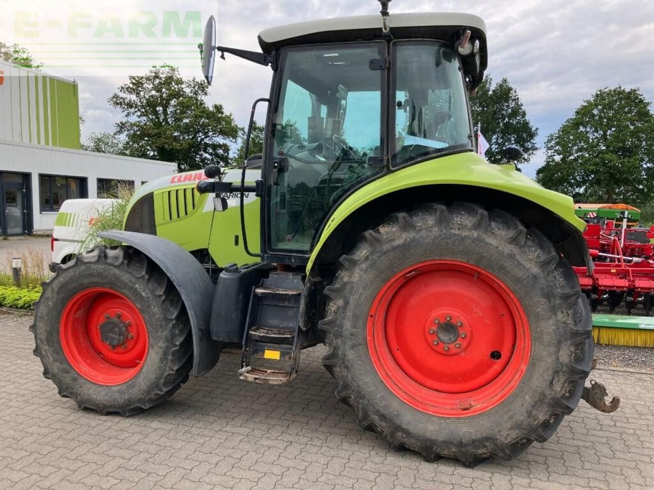 CLAAS arion 520 - Трактор: фото 1 CLAAS arion 520 - Трактор: фото 1