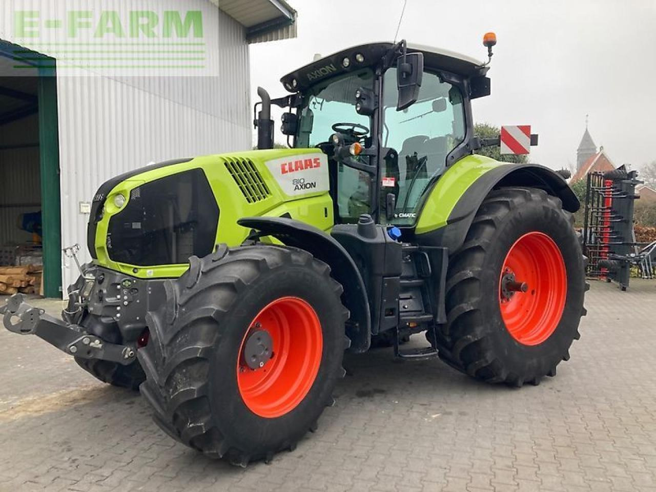 CLAAS axion 810 cm cis+ - Трактор: фото 1 CLAAS axion 810 cm cis+ - Трактор: фото 1