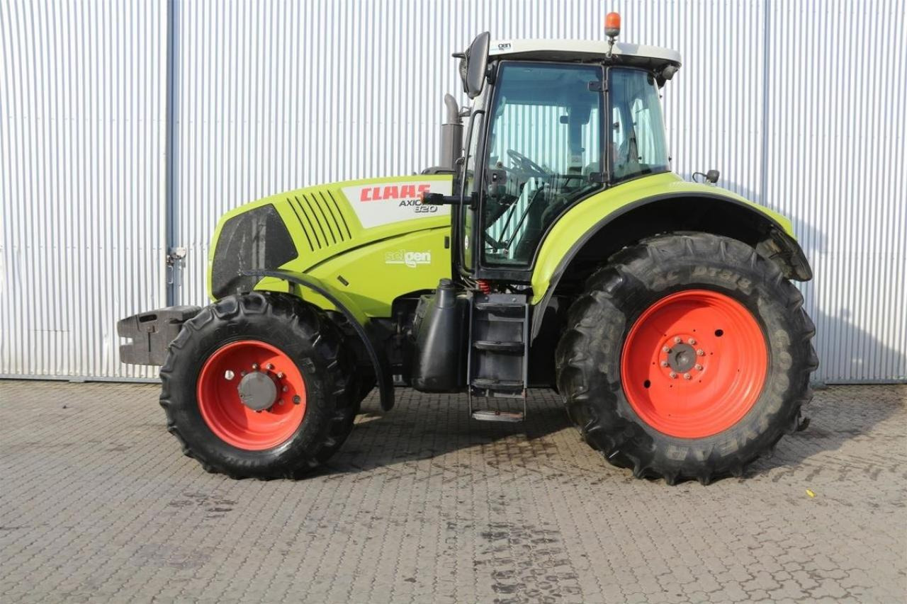 CLAAS axion 820 - Трактор: фото 2 CLAAS axion 820 - Трактор: фото 2