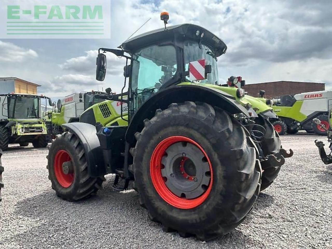 CLAAS axion 870 - Трактор: фото 3 CLAAS axion 870 - Трактор: фото 3