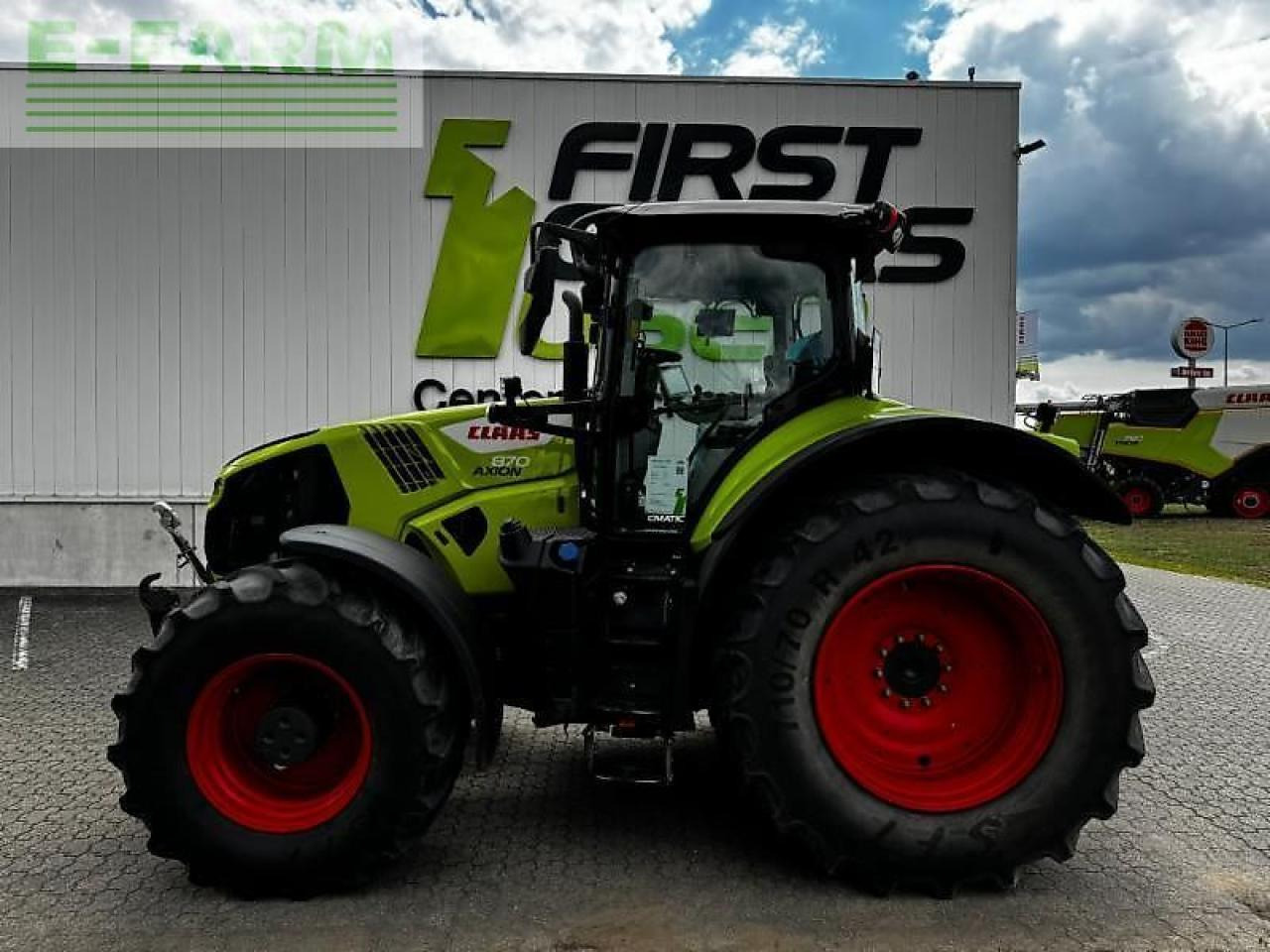 CLAAS axion 870 - Трактор: фото 2 CLAAS axion 870 - Трактор: фото 2