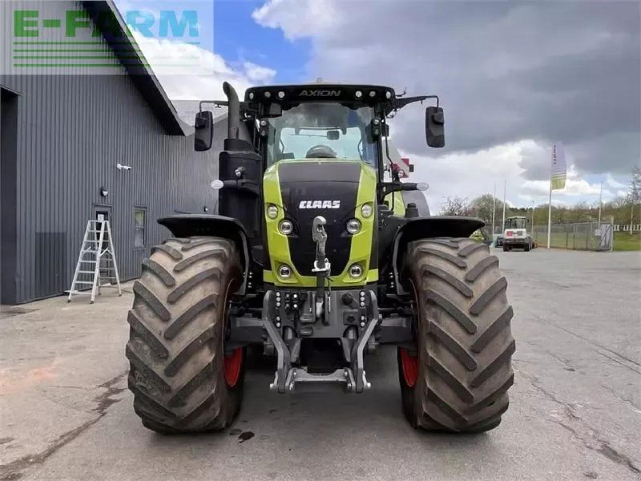 CLAAS axion 940 cmatic cebis CMATIC CEBIS - Трактор: фото 4 CLAAS axion 940 cmatic cebis CMATIC CEBIS - Трактор: фото 4