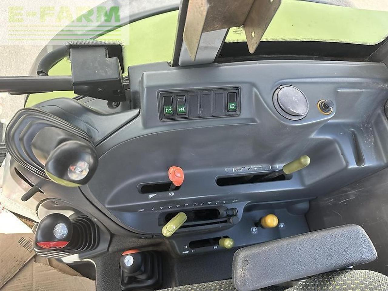 CLAAS celtis 456 rx comfort stoll fz 30 - Трактор: фото 5 CLAAS celtis 456 rx comfort stoll fz 30 - Трактор: фото 5