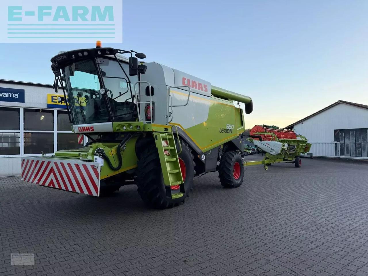 CLAAS lexion 650 (stage iiib) - Зерноуборочный комбайн: фото 1 CLAAS lexion 650 (stage iiib) - Зерноуборочный комбайн: фото 1