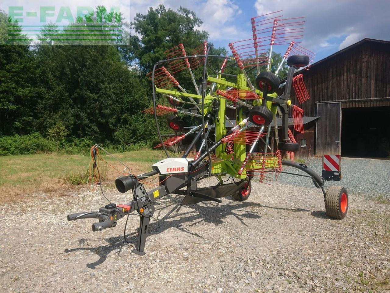 CLAAS liner 2700 - Сеноворошилка: фото 1 CLAAS liner 2700 - Сеноворошилка: фото 1
