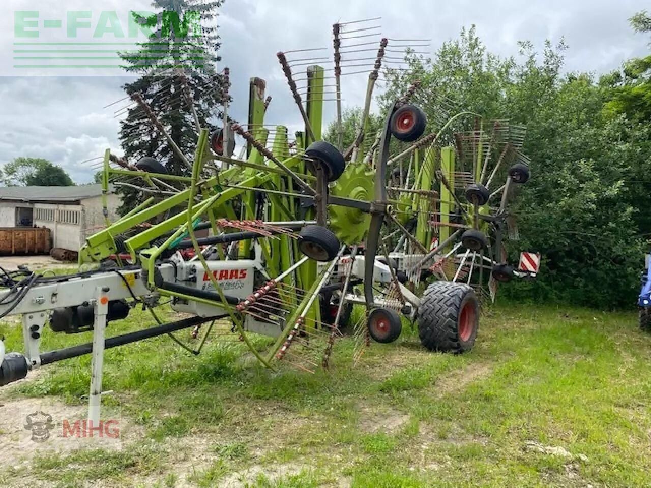 CLAAS liner 4000 - Сеноворошилка: фото 1 CLAAS liner 4000 - Сеноворошилка: фото 1