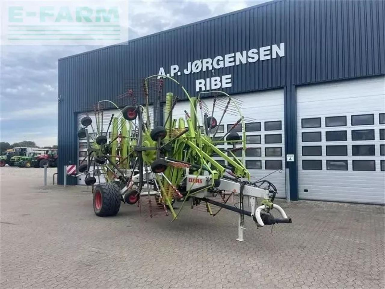 CLAAS liner 4000hhv - Сеноворошилка: фото 4 CLAAS liner 4000hhv - Сеноворошилка: фото 4