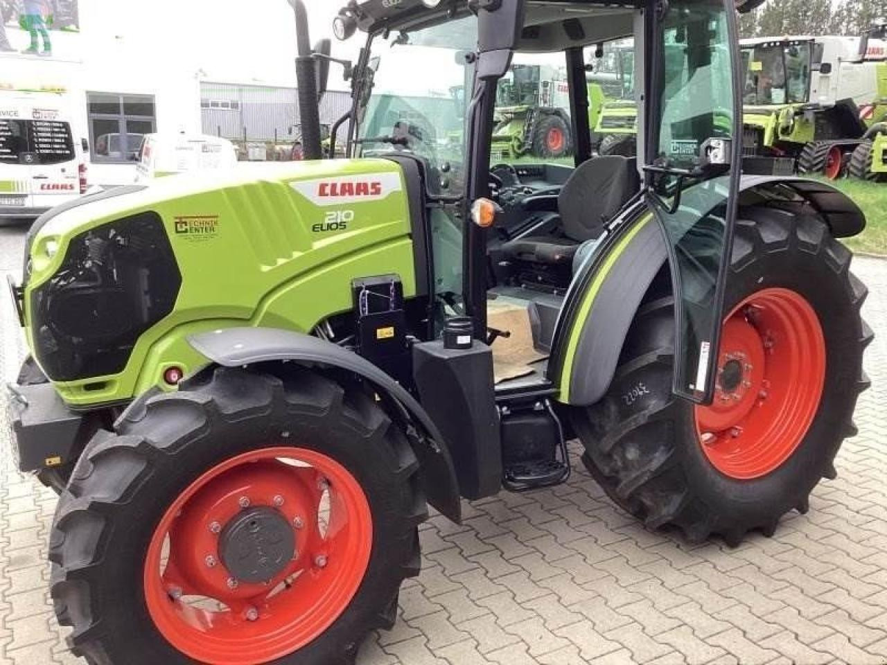 CLAAS traktor elios 210 kabine adva. - Трактор: фото 3 CLAAS traktor elios 210 kabine adva. - Трактор: фото 3