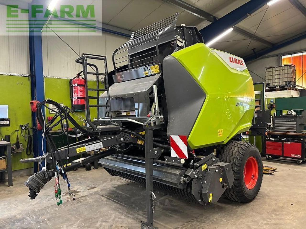 CLAAS variant 585 - Пресс-подборщик тюковый: фото 1 CLAAS variant 585 - Пресс-подборщик тюковый: фото 1