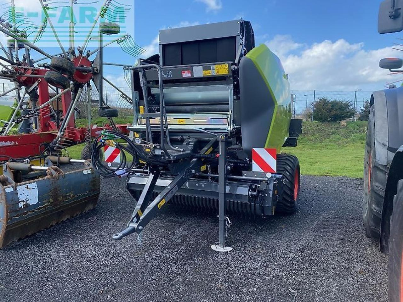 CLAAS variant 585 rc - Пресс-подборщик тюковый: фото 2 CLAAS variant 585 rc - Пресс-подборщик тюковый: фото 2