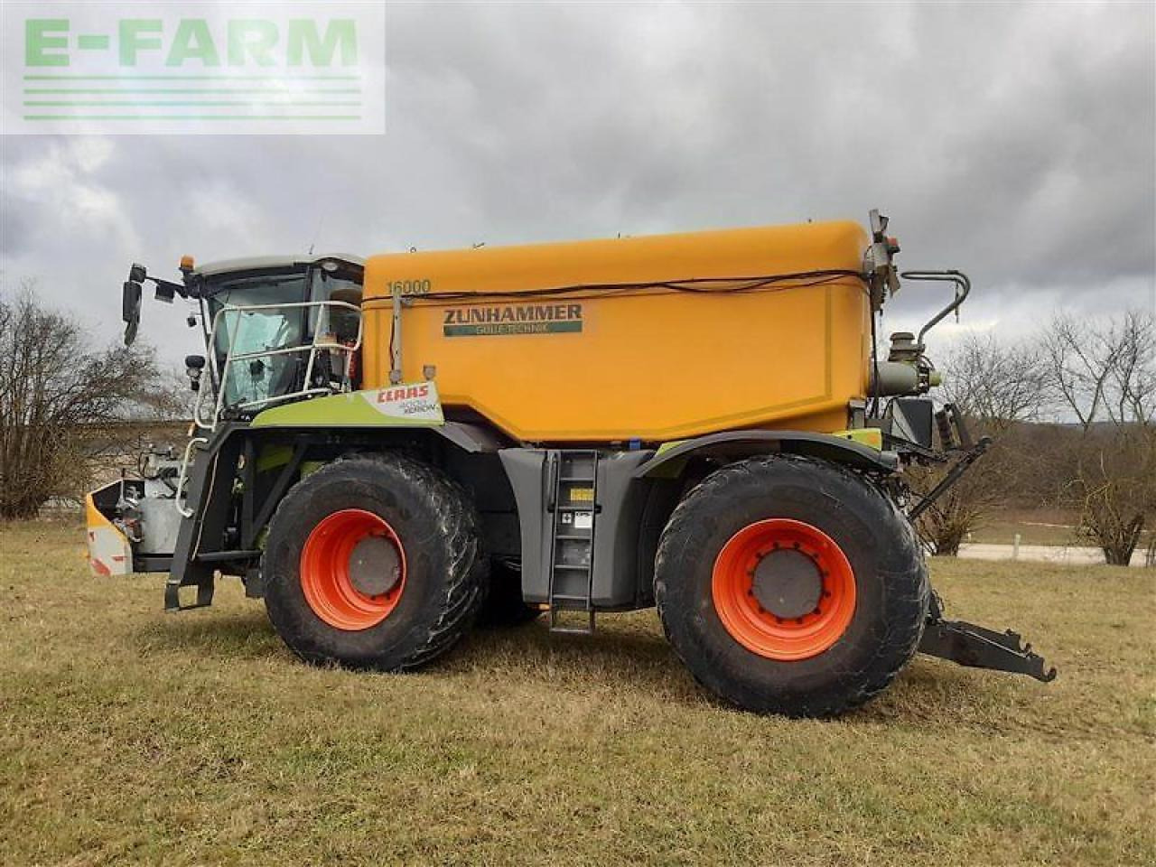 CLAAS xerion 4000 saddle trac SADDLE TRAC - Самоходный опрыскиватель: фото 5 CLAAS xerion 4000 saddle trac SADDLE TRAC - Самоходный опрыскиватель: фото 5
