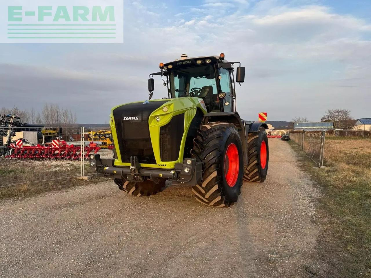 CLAAS xerion 5000 - Трактор: фото 1 CLAAS xerion 5000 - Трактор: фото 1