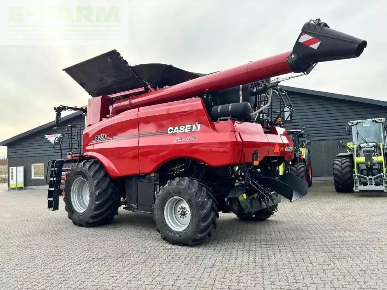 Case-IH axial flow 8250 - Зерноуборочный комбайн: фото 4 Case-IH axial flow 8250 - Зерноуборочный комбайн: фото 4