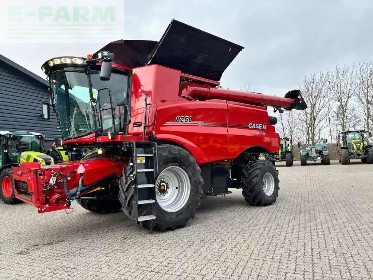 Case-IH axial flow 8250 - Зерноуборочный комбайн: фото 3 Case-IH axial flow 8250 - Зерноуборочный комбайн: фото 3