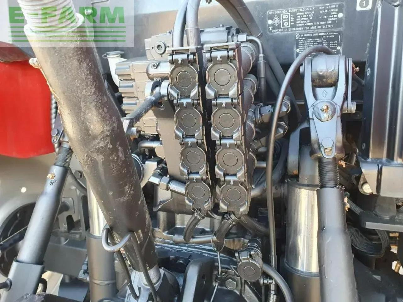 Case-IH maxxum 120 cvx CVX - Трактор: фото 5 Case-IH maxxum 120 cvx CVX - Трактор: фото 5