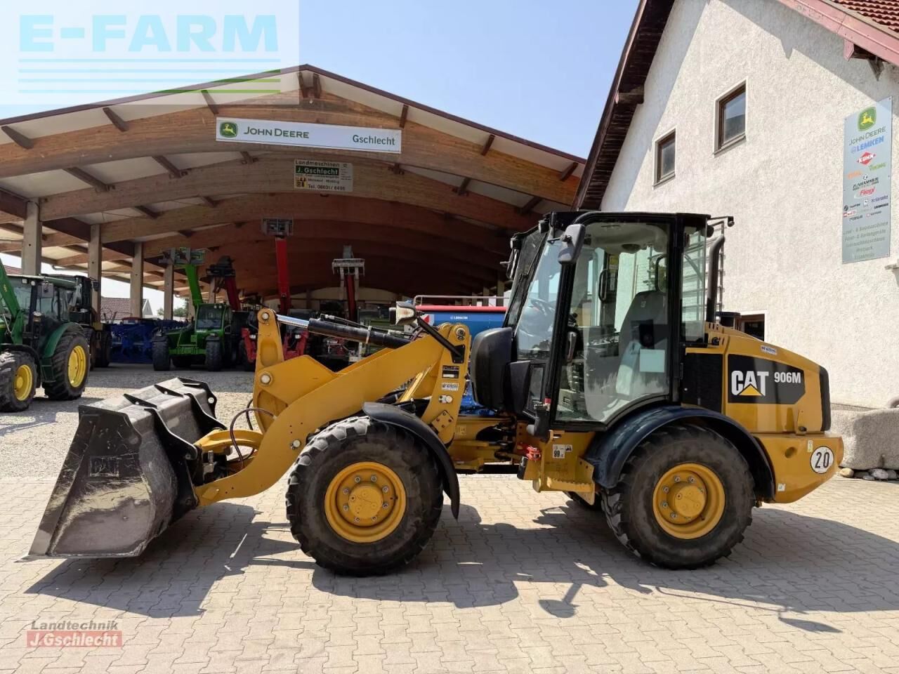 Caterpillar 906 m - Мини-экскаватор: фото 1 Caterpillar 906 m - Мини-экскаватор: фото 1