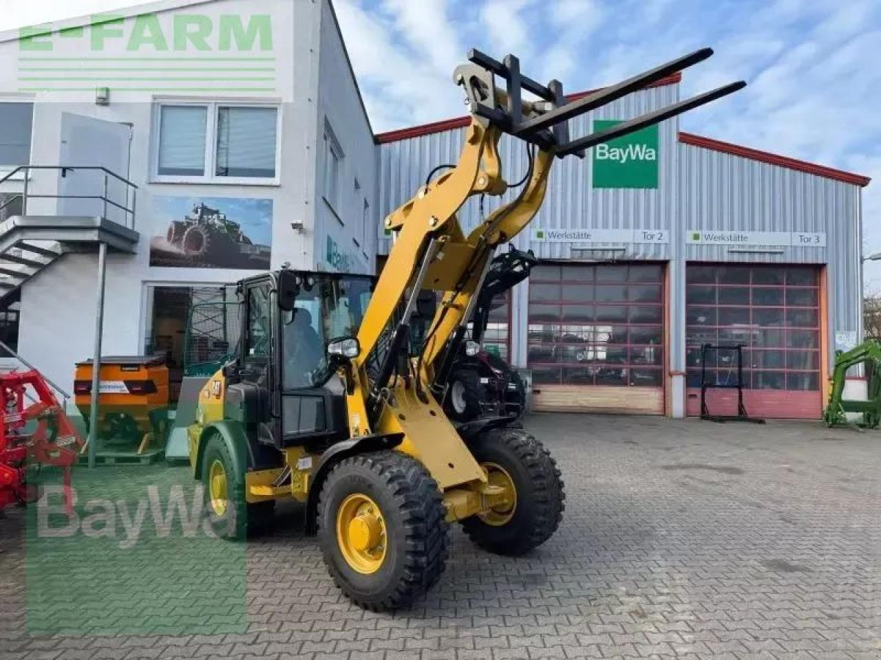 Caterpillar cat 906-14 - Мини-экскаватор: фото 1 Caterpillar cat 906-14 - Мини-экскаватор: фото 1