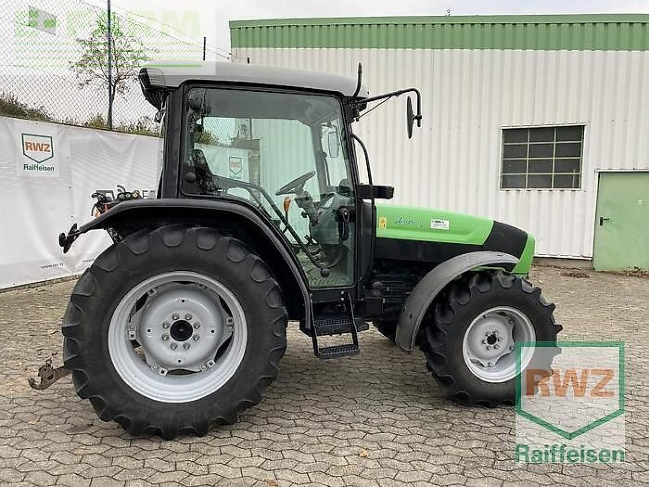 Deutz-Fahr agroplus 410 - Трактор: фото 2 Deutz-Fahr agroplus 410 - Трактор: фото 2